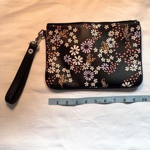 Thirty-One Wristlet